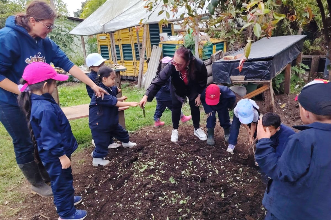 &quot;Cuidados con amor&quot;, la visión de los niños frente a las huertas