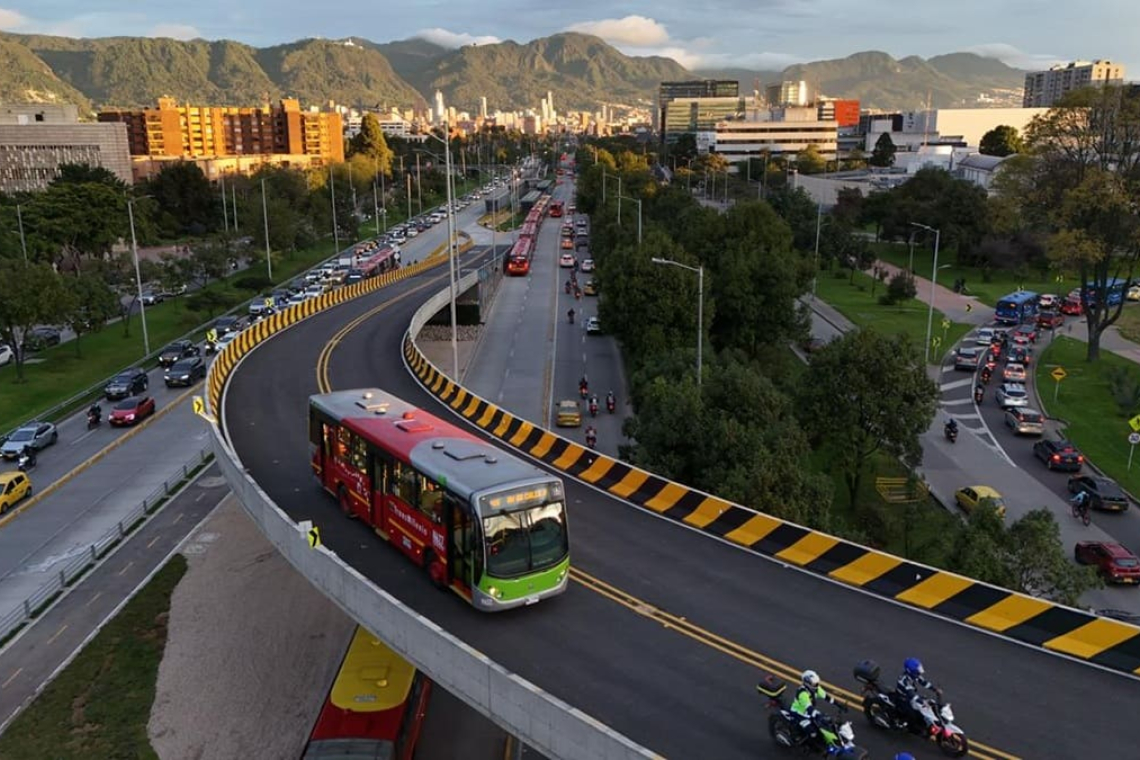 Se habilita el 'puente curvo' de la Av 68 con 26