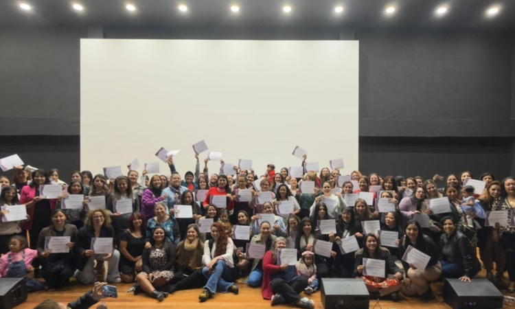 Mujeres cuidadoras obtienen licencia de conducción