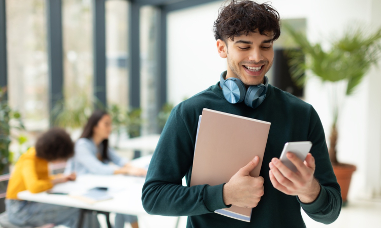 5G y fibra óptica, la revolución para los bachilleres en Colombia