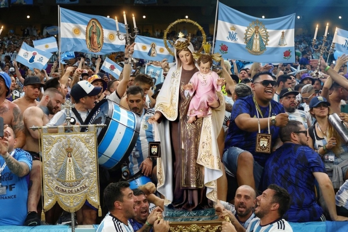 Las barras bravas de la Virgen del Carmen